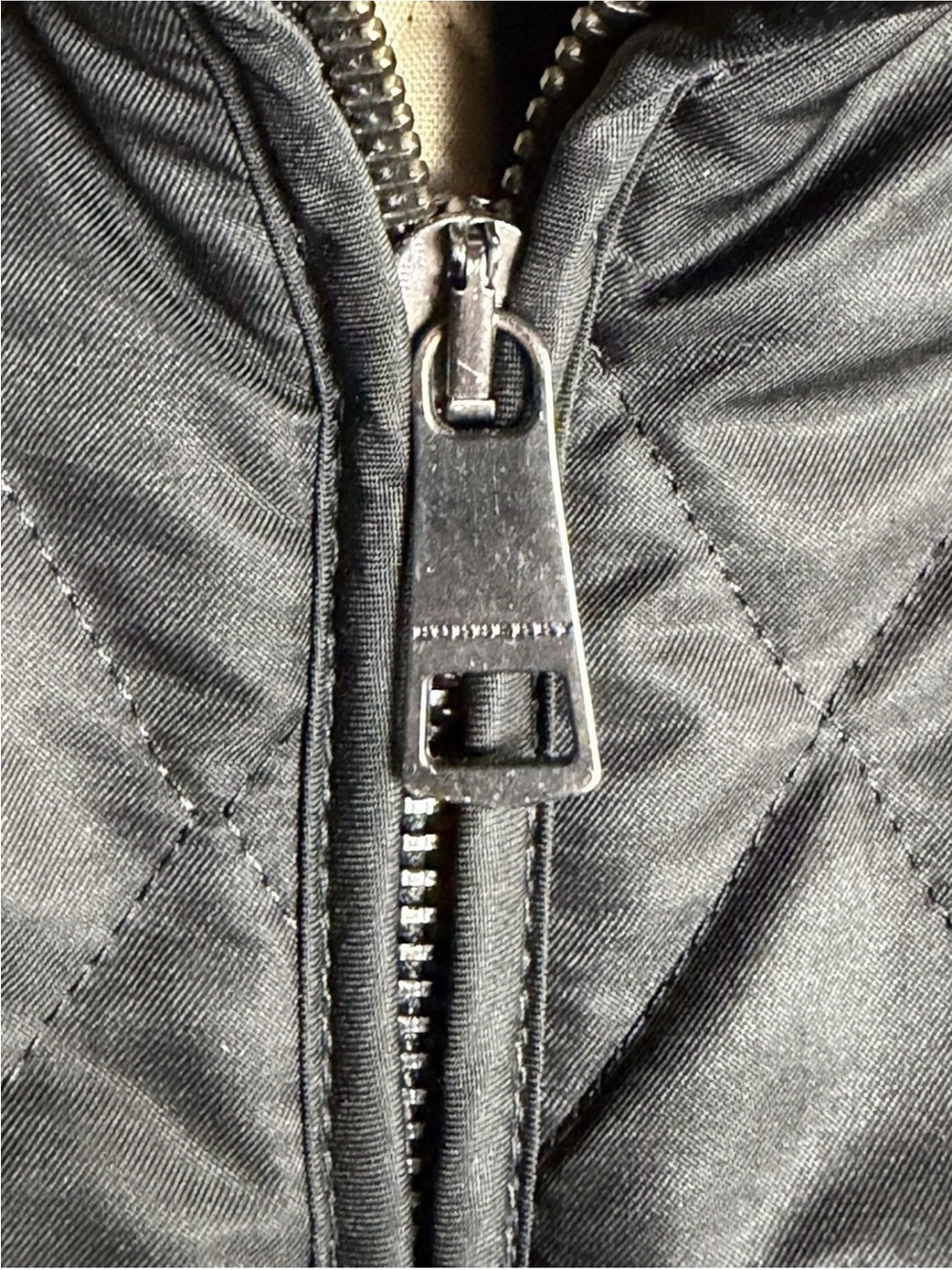 Burberry Black Quilted Jacket - Zip Front - Picture 14 of 14